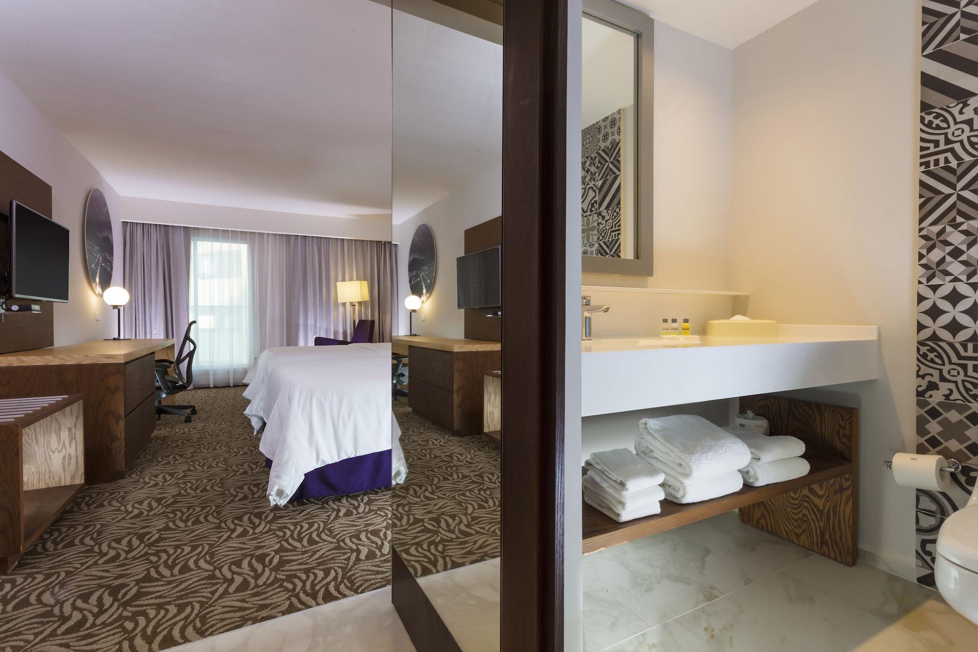Krystal Urban Monterrey San Jeronimo Hotell Exteriör bild
