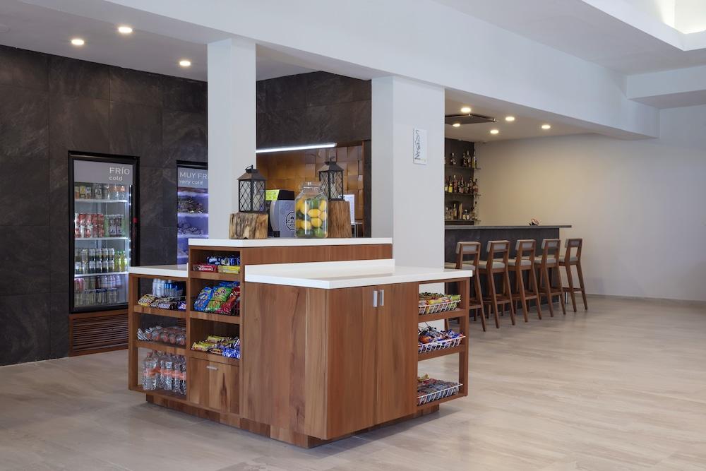 Krystal Urban Monterrey San Jeronimo Hotell Exteriör bild