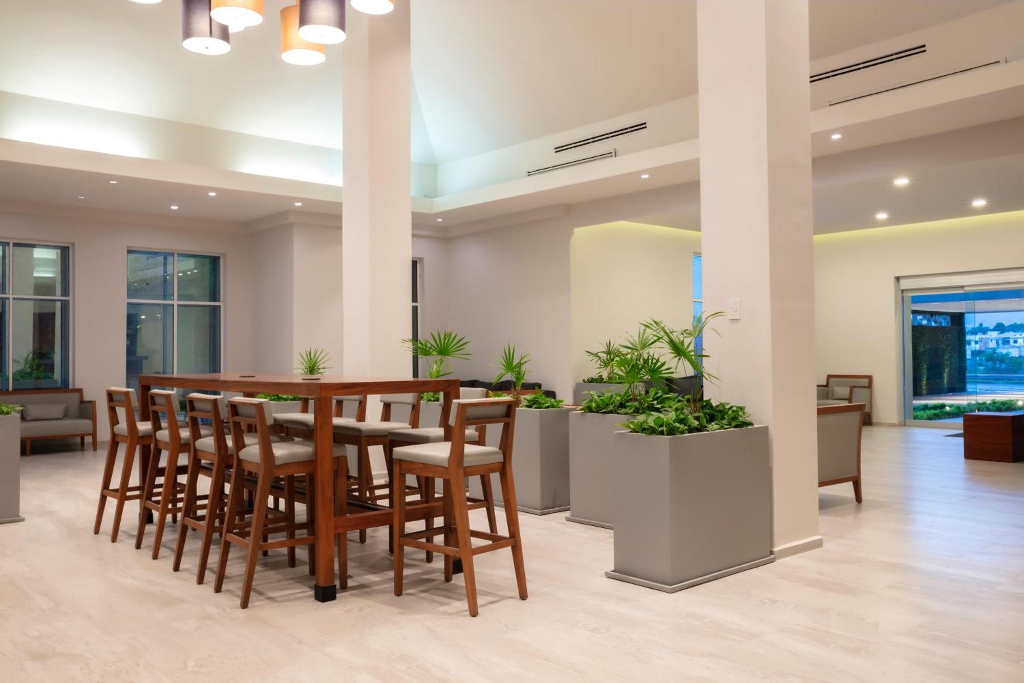 Krystal Urban Monterrey San Jeronimo Hotell Exteriör bild