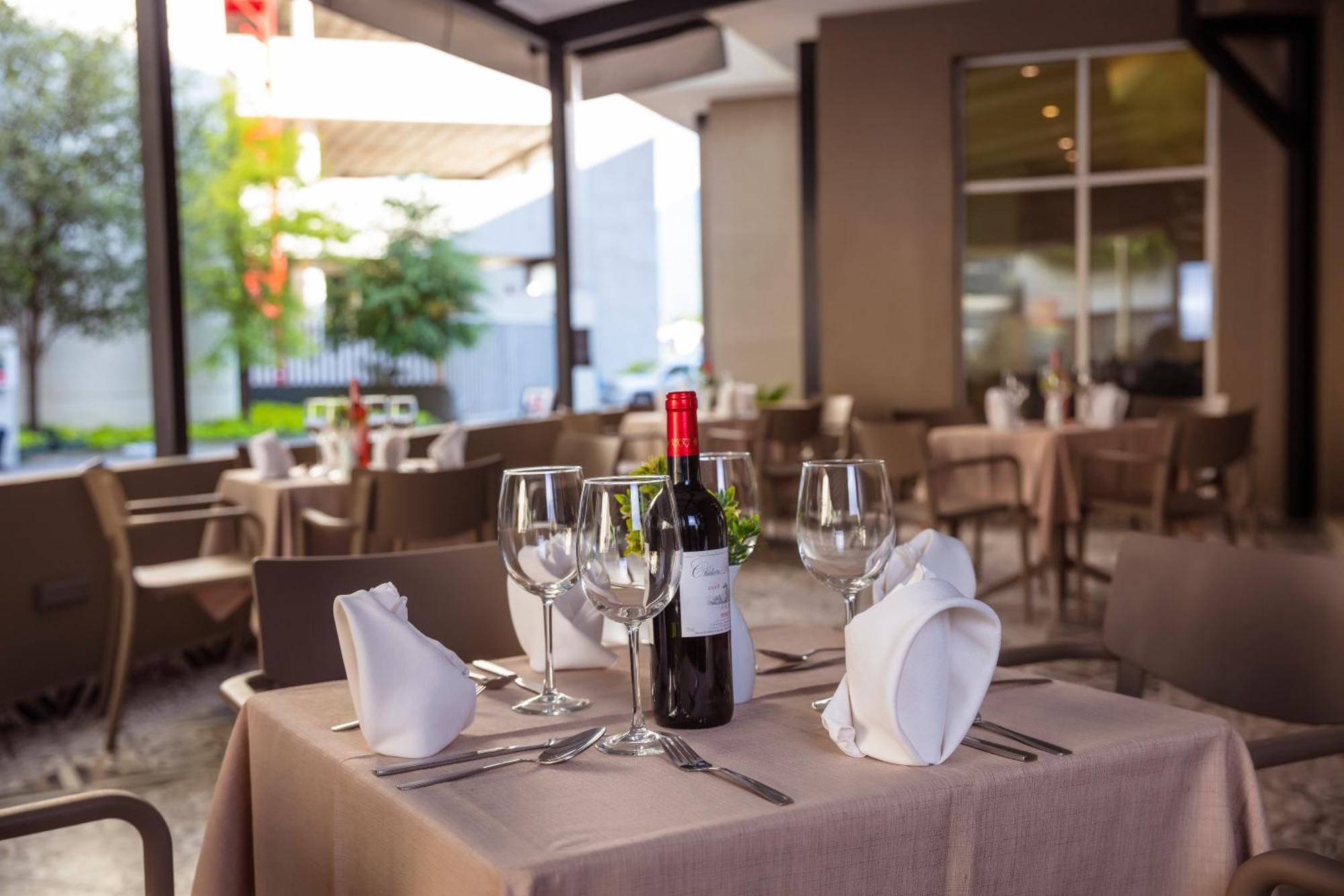 Krystal Urban Monterrey San Jeronimo Hotell Exteriör bild