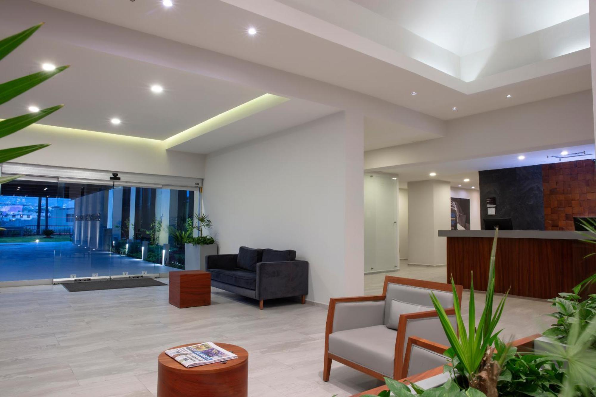 Krystal Urban Monterrey San Jeronimo Hotell Exteriör bild