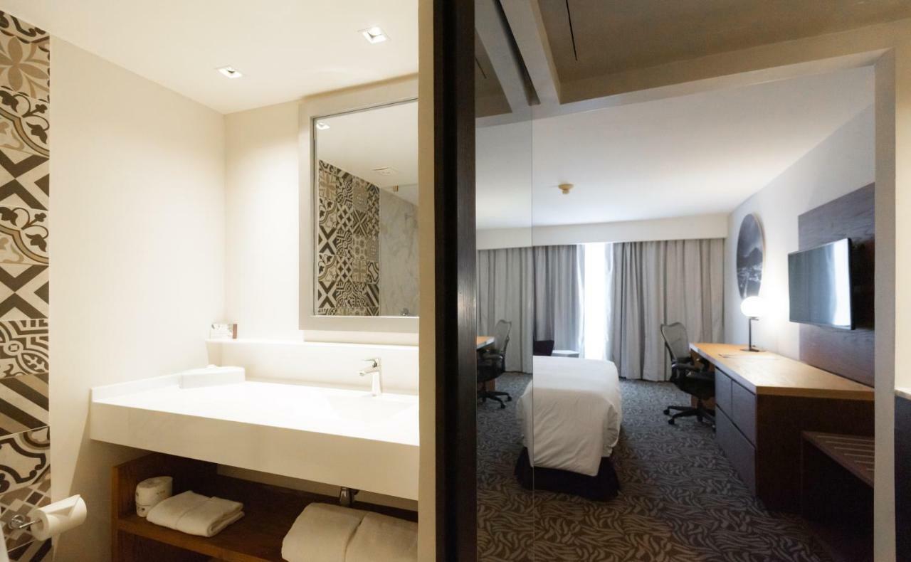 Krystal Urban Monterrey San Jeronimo Hotell Exteriör bild