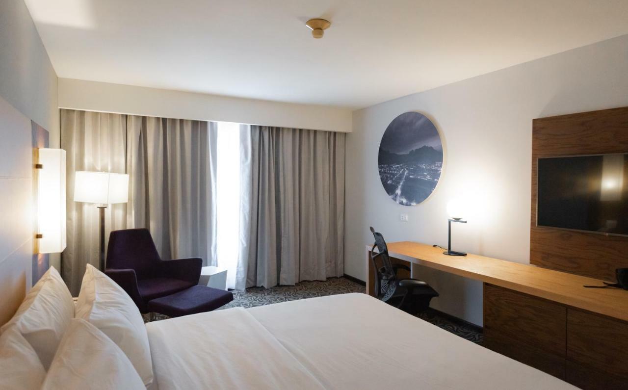 Krystal Urban Monterrey San Jeronimo Hotell Exteriör bild