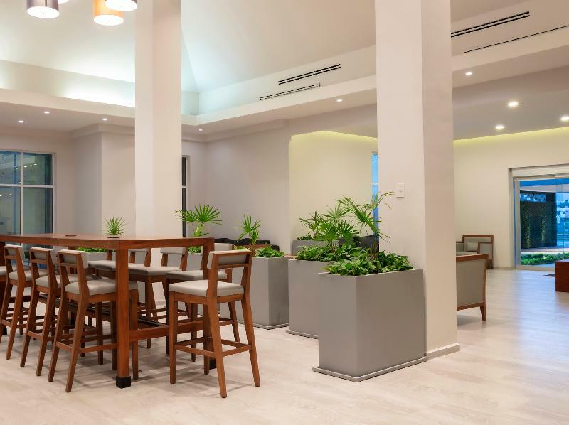Krystal Urban Monterrey San Jeronimo Hotell Exteriör bild